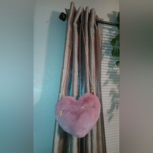 Chic Heart-Shaped Pink Fur Crossbody Bag